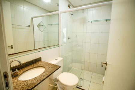 Apartamento para alugar com 72m², 2 quartos e 1 vaga Apartamento para alugar com 72m², 2 quartos e 1 vagaBanheiro social