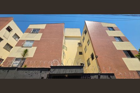 Apartamento para alugar com 55m², 2 quartos e 1 vaga Apartamento para alugar com 55m², 2 quartos e 1 vagaFachada