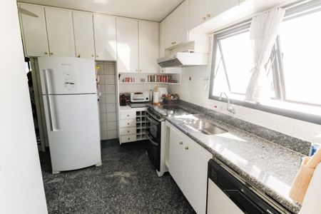 Apartamento à venda com 240m², 4 quartos e 3 vagasCozinha