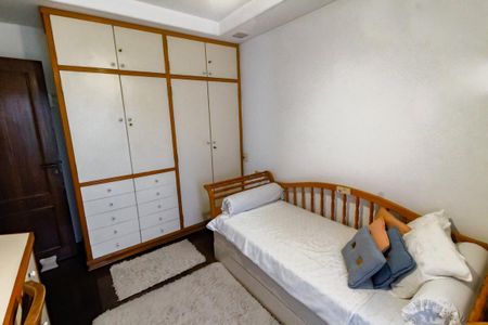 Apartamento à venda com 240m², 4 quartos e 3 vagasQuarto