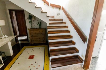 Apartamento à venda com 240m², 4 quartos e 3 vagasEscada acesso