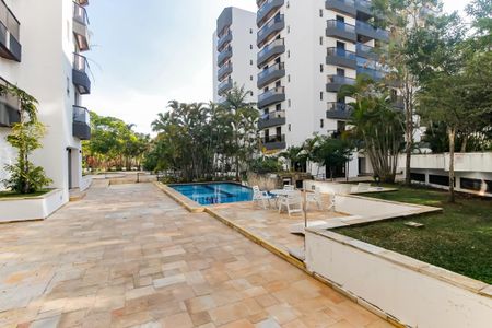 Apartamento à venda com 240m², 4 quartos e 3 vagasÁrea comum - Piscina