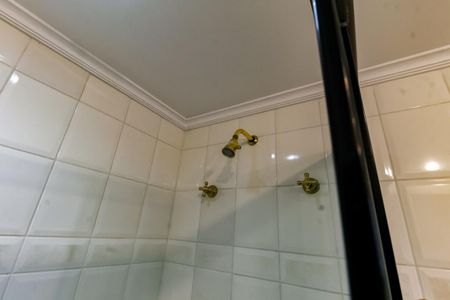 Apartamento à venda com 240m², 4 quartos e 3 vagasBanheiro da Suíte 1 - chuveiro