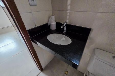 Casa à venda com 105m², 3 quartos e 2 vagas