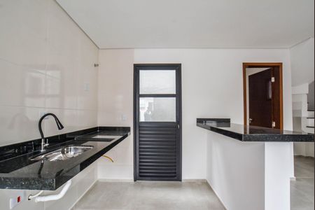 Casa à venda com 105m², 2 quartos e 2 vagas Casa à venda com 105m², 2 quartos e 2 vagasCozinha