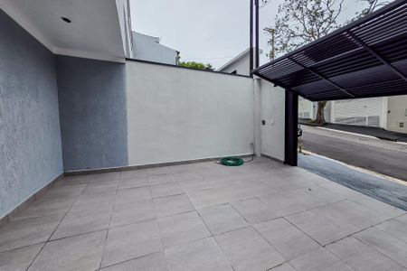 Casa à venda com 105m², 3 quartos e 2 vagas