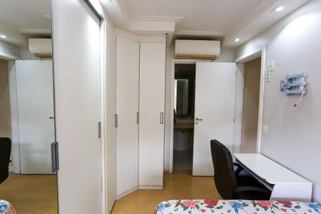 Apartamento à venda com 70m², 2 quartos e 2 vagasSuíte