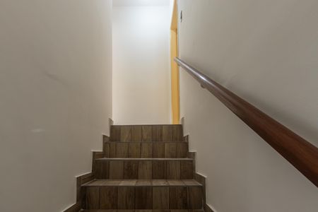 Casa para alugar com 127m², 2 quartos e 2 vagasEscada