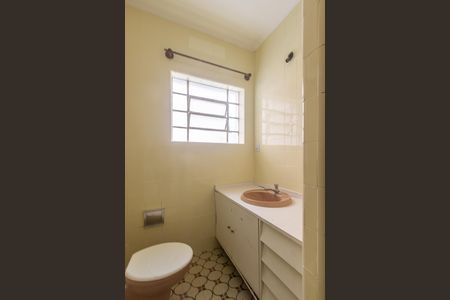 Casa para alugar com 127m², 2 quartos e 2 vagasBanheiro Social