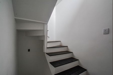 Escada de casa à venda com 2 quartos, 113m² em Parque Erasmo Assunção, Santo André