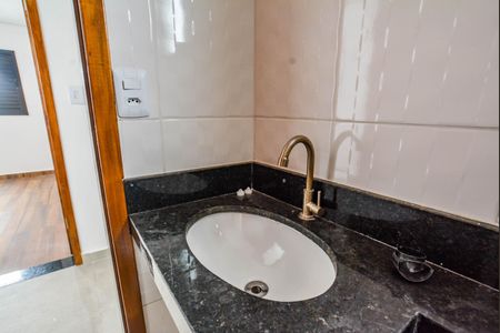 Casa à venda com 113m², 2 quartos e 2 vagas Casa à venda com 113m², 2 quartos e 2 vagasBanheiro Social