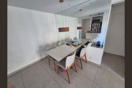 Apartamento à venda com 67m², 2 quartos e 2 vagas Apartamento à venda com 67m², 2 quartos e 2 vagasSala