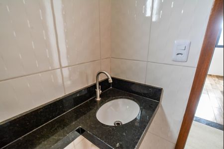 Casa à venda com 113m², 2 quartos e 2 vagas Casa à venda com 113m², 2 quartos e 2 vagasBanheiro Social