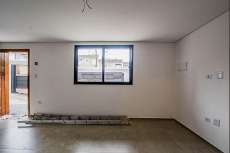 Casa à venda com 113m², 2 quartos e 2 vagas Casa à venda com 113m², 2 quartos e 2 vagasSala