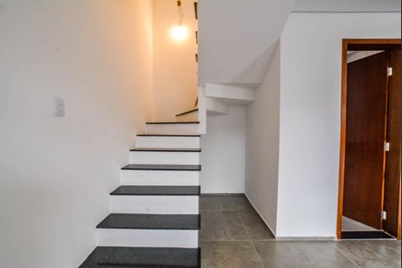 Casa à venda com 113m², 2 quartos e 2 vagas Casa à venda com 113m², 2 quartos e 2 vagasSala