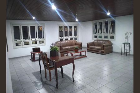 Hall de apartamento para alugar com 1 quarto, 49m² em Passo da Areia, Porto Alegre