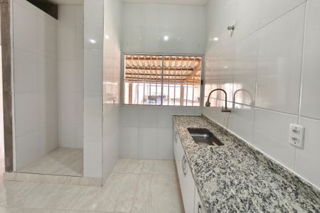 Casa à venda com 170m², 3 quartos e 3 vagas Casa à venda com 170m², 3 quartos e 3 vagasCozinha