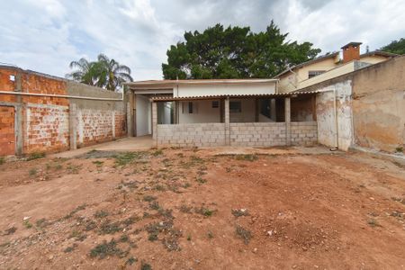 Casa à venda com 170m², 3 quartos e 3 vagas Casa à venda com 170m², 3 quartos e 3 vagasQuintal