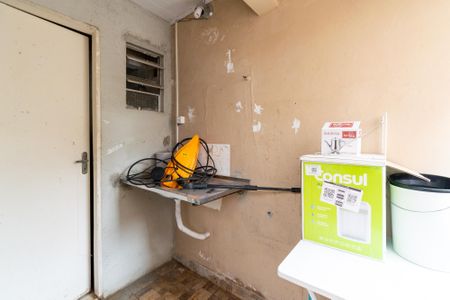 Casa à venda com 150m², 3 quartos e 2 vagas Casa à venda com 150m², 3 quartos e 2 vagasBanheiro de Serviço