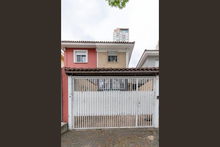 Casa à venda com 150m², 3 quartos e 2 vagas Casa à venda com 150m², 3 quartos e 2 vagasFachada