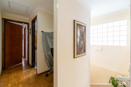 Casa à venda com 150m², 3 quartos e 2 vagas Casa à venda com 150m², 3 quartos e 2 vagasCorredor