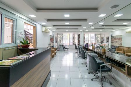 Casa à venda com 150m², 3 quartos e 2 vagas Casa à venda com 150m², 3 quartos e 2 vagasSalão