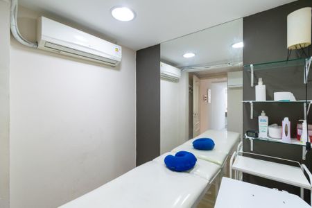 Casa à venda com 150m², 3 quartos e 2 vagas Casa à venda com 150m², 3 quartos e 2 vagasSala de Massagem do Salão