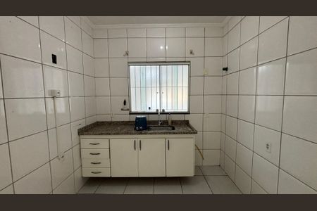 Casa à venda com 100m², 2 quartos e 2 vagasCozinha