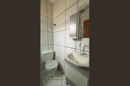 Casa à venda com 100m², 2 quartos e 2 vagasBanheiro da Suíte 2