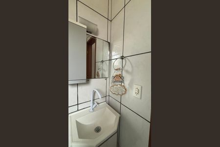 Casa à venda com 100m², 2 quartos e 2 vagasBanheiro da Suíte 2