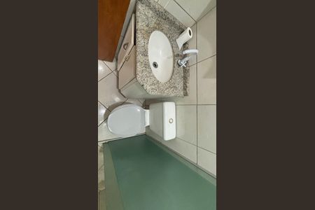 Casa à venda com 100m², 2 quartos e 2 vagasBanheiro da Suíte 1