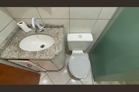 Casa à venda com 100m², 2 quartos e 2 vagasBanheiro da Suíte 1