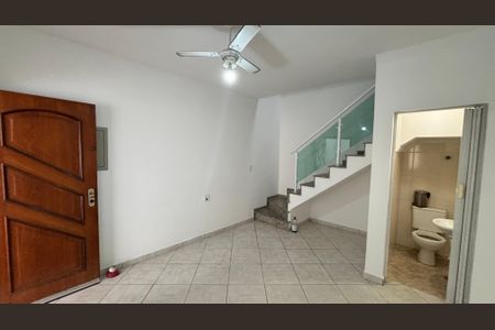Casa à venda com 100m², 2 quartos e 2 vagasSala