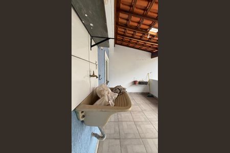 Casa à venda com 100m², 2 quartos e 2 vagasÁrea de Serviço