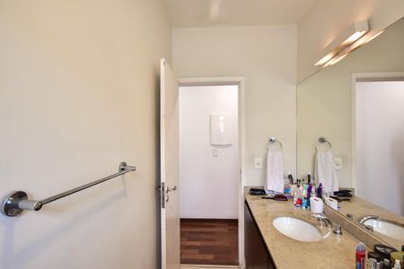 Casa à venda com 260m², 3 quartos e 3 vagasBanheiro