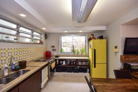 Casa à venda com 260m², 3 quartos e 3 vagasCozinha