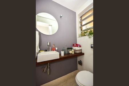 Casa à venda com 260m², 3 quartos e 3 vagasLavabo