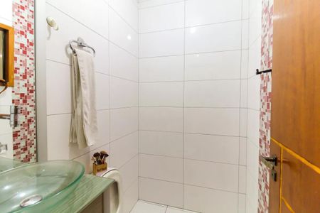 Casa à venda com 109m², 3 quartos e 1 vaga Casa à venda com 109m², 3 quartos e 1 vagaBanheiro da Suíte