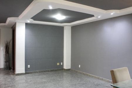 Sala de casa de condomínio para alugar com 3 quartos, 265m² em Taquara, Rio de Janeiro