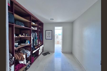 Apartamento para alugar com 209m², 3 quartos e 3 vagas Apartamento para alugar com 209m², 3 quartos e 3 vagasSuíte 2 - Closet