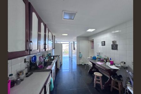 Apartamento para alugar com 209m², 3 quartos e 3 vagas Apartamento para alugar com 209m², 3 quartos e 3 vagasCozinha