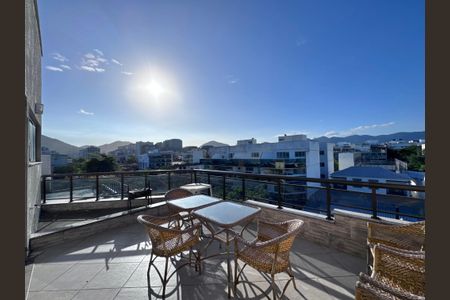 Apartamento para alugar com 209m², 3 quartos e 3 vagas Apartamento para alugar com 209m², 3 quartos e 3 vagasVaranda