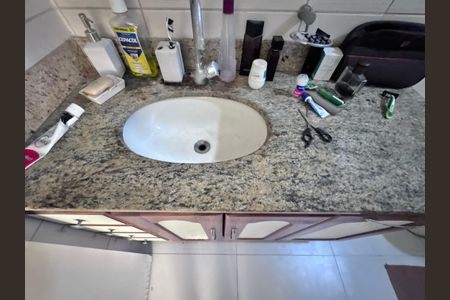 Apartamento para alugar com 209m², 3 quartos e 3 vagas Apartamento para alugar com 209m², 3 quartos e 3 vagasBanheiro da Suíte 1