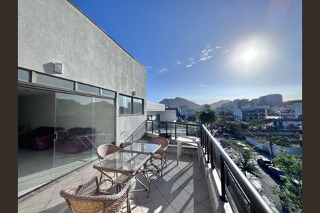 Apartamento para alugar com 209m², 3 quartos e 3 vagas Apartamento para alugar com 209m², 3 quartos e 3 vagasVaranda