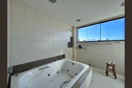 Apartamento para alugar com 209m², 3 quartos e 3 vagas Apartamento para alugar com 209m², 3 quartos e 3 vagasBanheiro da Suíte 2