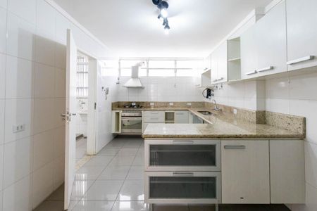 Apartamento para alugar com 300m², 4 quartos e 2 vagas Apartamento para alugar com 300m², 4 quartos e 2 vagasCozinha
