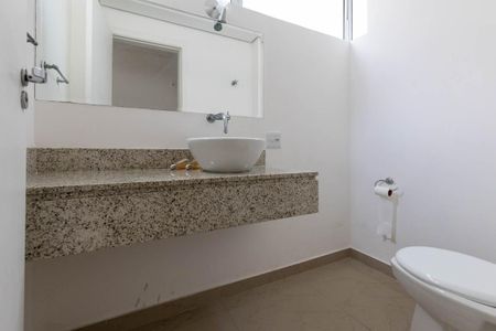 Apartamento para alugar com 300m², 4 quartos e 2 vagas Apartamento para alugar com 300m², 4 quartos e 2 vagasLavabo