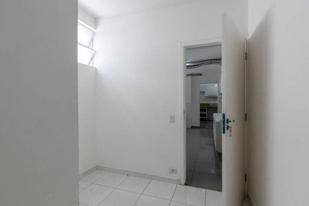 Apartamento para alugar com 300m², 4 quartos e 2 vagas Apartamento para alugar com 300m², 4 quartos e 2 vagasQuarto de Serviço