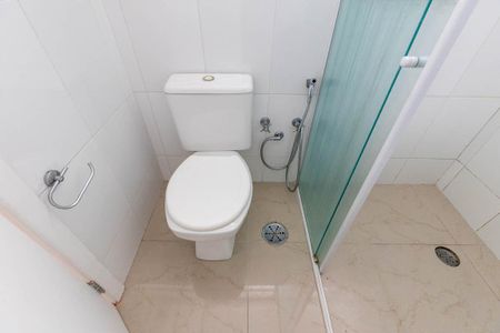 Apartamento para alugar com 300m², 4 quartos e 2 vagas Apartamento para alugar com 300m², 4 quartos e 2 vagasBanheiro da Suíte 2