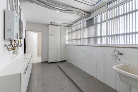 Apartamento para alugar com 300m², 4 quartos e 2 vagas Apartamento para alugar com 300m², 4 quartos e 2 vagasÁrea de Serviço